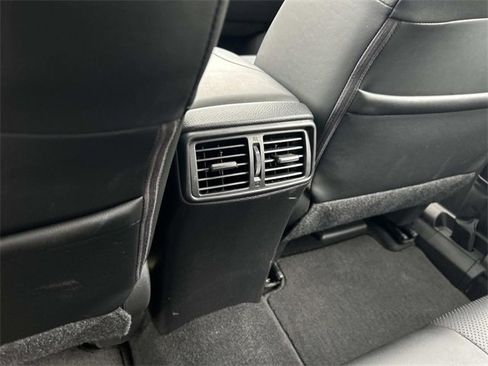 Used 2022 Nissan Rogue Sport SL w/ Premium Package image 17