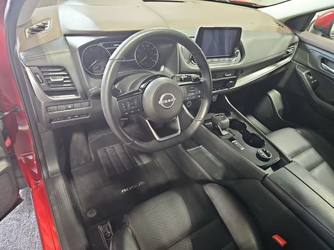 Used 2023 Nissan Rogue SV w/ SV Premium B Package AWD/4WD image 16