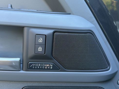 New 2026 Land Rover Defender 130 X-Dynamic SE AWD/4WD image 28