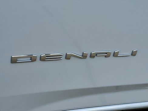 New 2026 GMC Yukon Denali w/ Sun & Power Step Package image 11