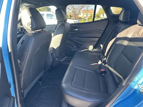 Certified 2025 Chevrolet Trax RS image 31