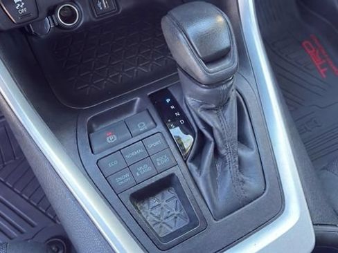 Used 2024 Toyota RAV4 XLE AWD/4WD image 21