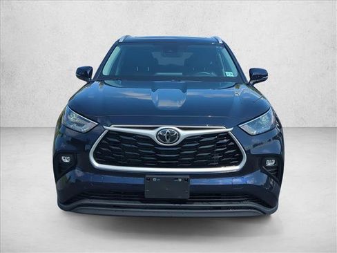 Certified 2026 Toyota Highlander XLE AWD/4WD image 2