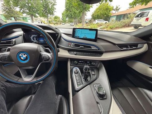 Used 2019 BMW i8 Coupe AWD/4WD image 47