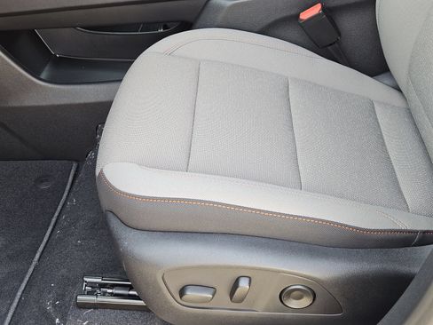 New 2027 Chevrolet Traverse LT FWD image 24