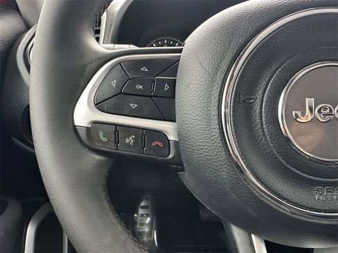 Used 2020 Jeep Renegade Latitude w/ UConnect 8.4 Nav Group image 12