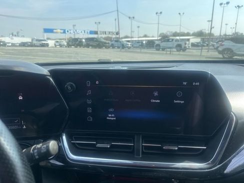 Used 2025 Chevrolet Trax RS w/ Driver Confidence Package image 11