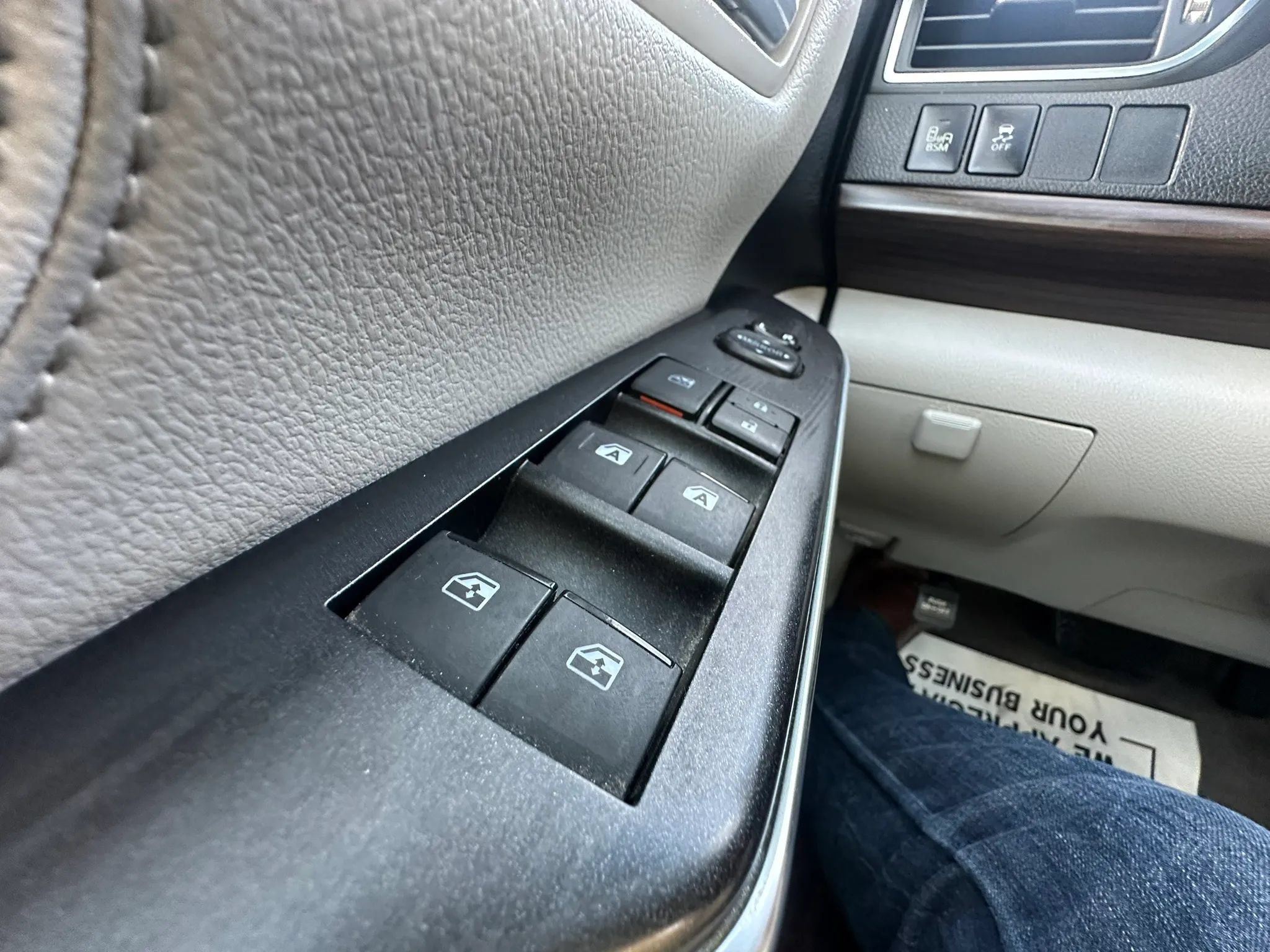 Used 2016 Toyota Camry XLE FWD image 30