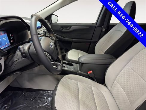 Used 2023 Ford Escape Active image 5