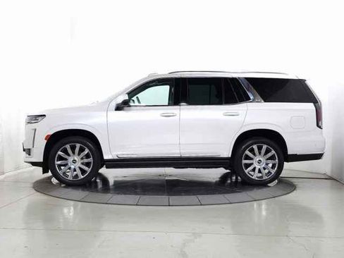 Used 2022 Cadillac Escalade Premium Luxury Platinum image 2