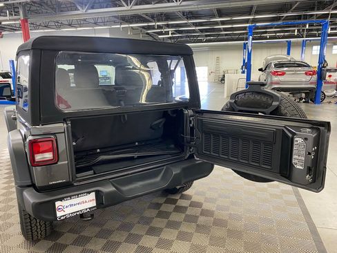 Used 2024 Jeep Wrangler Sport AWD/4WD image 8