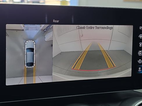 Used 2023 Mercedes-Benz GLC 300 4MATIC Coupe image 23