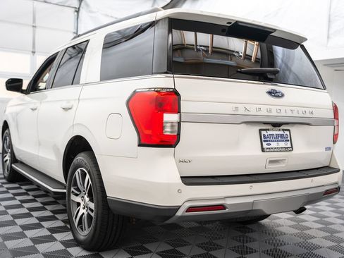 Used 2022 Ford Expedition XLT AWD/4WD image 7