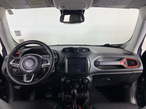 Used 2021 Jeep Renegade Trailhawk w/ Trailer Tow Group AWD/4WD image 19