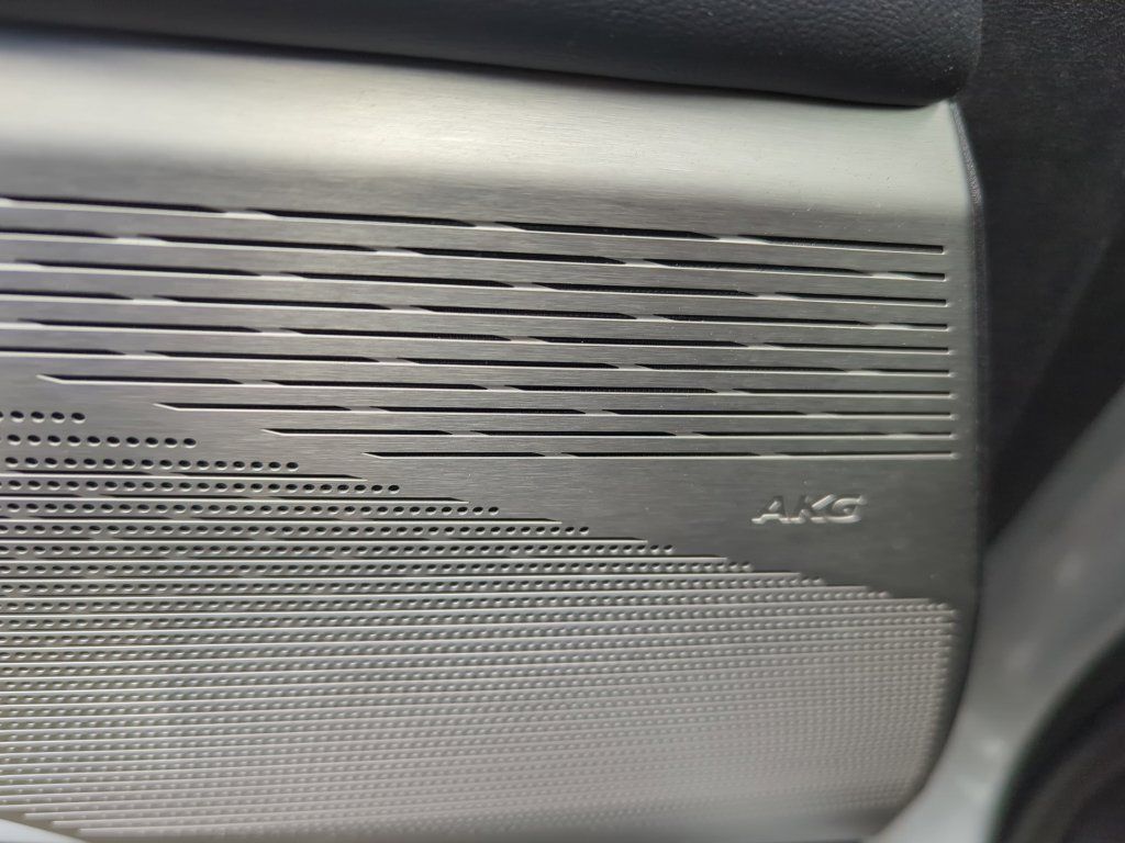 Used 2025 Cadillac Optiq Sport 2 w/ LPO, Floor Liner Package AWD/4WD image 11