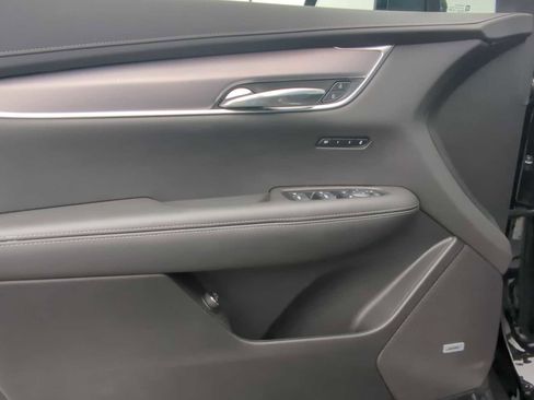 Used 2025 Cadillac XT6 Luxury image 10