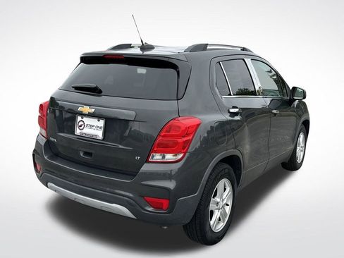 Used 2018 Chevrolet Trax LT w/ LT Convenience Package FWD image 6