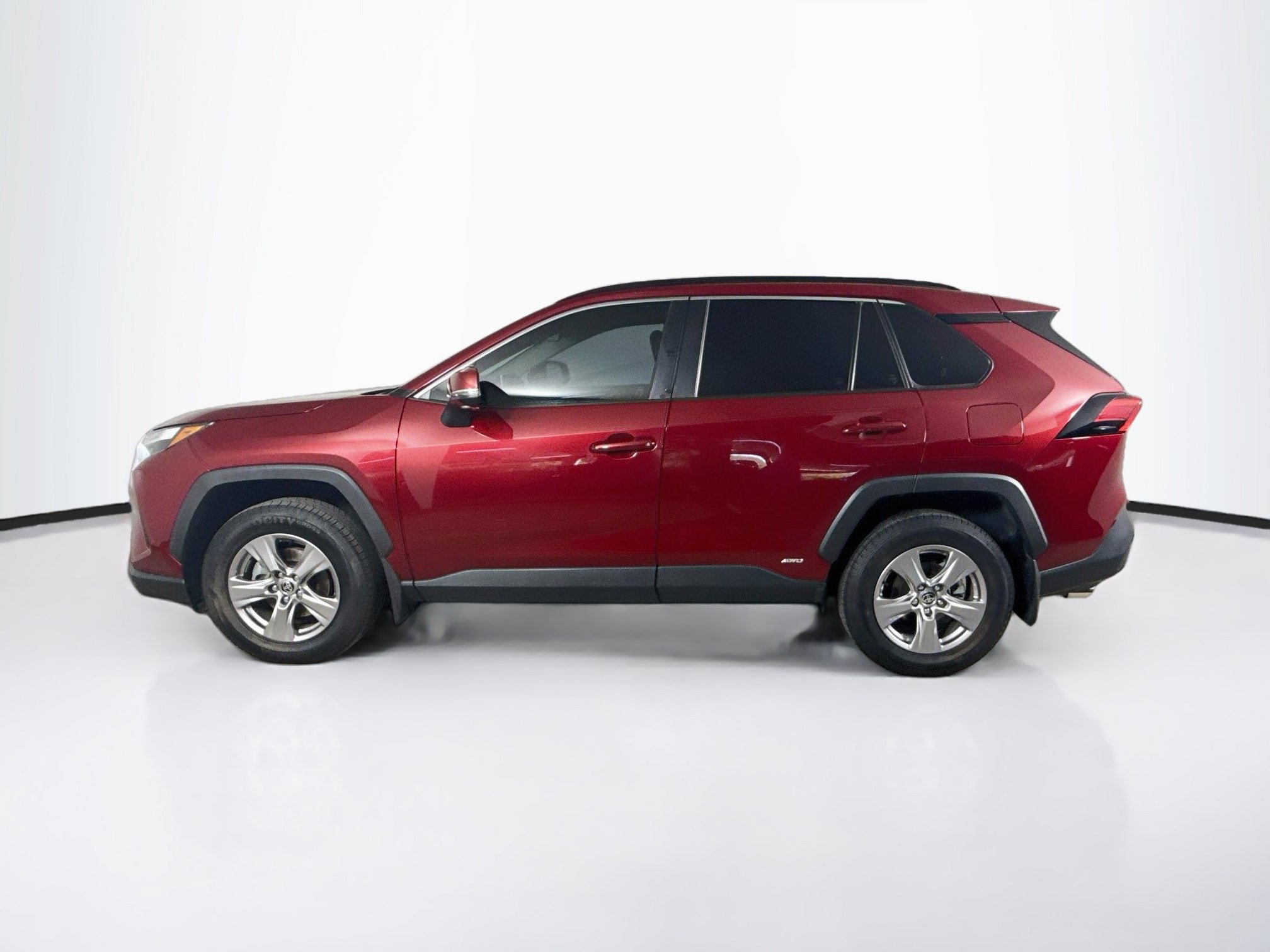 Used 2025 Toyota RAV4 LE AWD/4WD image 8
