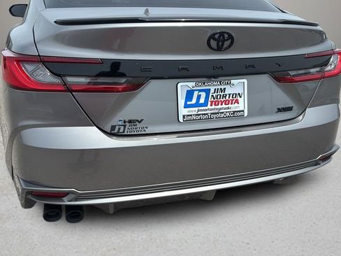Used 2025 Toyota Camry XSE FWD image 12