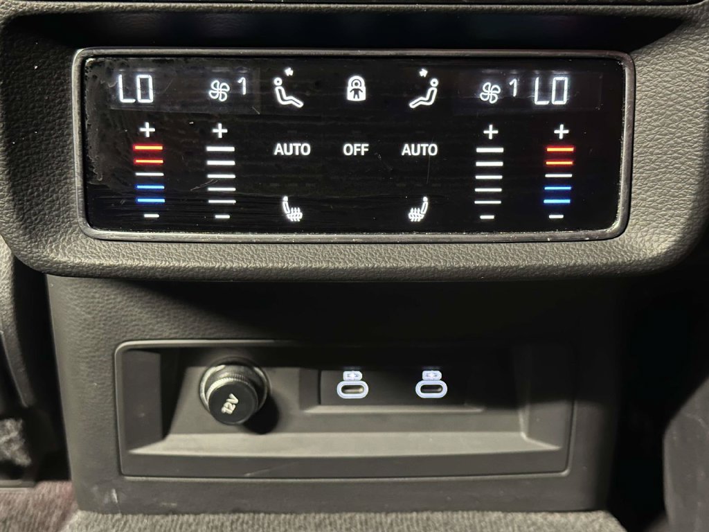 Used 2023 Audi SQ7 Prestige w/ Sport Package AWD/4WD image 17