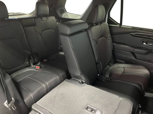 New 2025 Honda Pilot Black Edition image 28