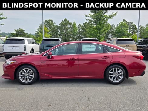 Used 2021 Toyota Avalon XLE FWD image 4