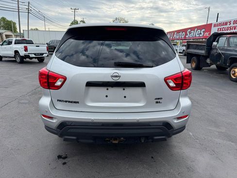 Used 2019 Nissan Pathfinder SL AWD/4WD image 6