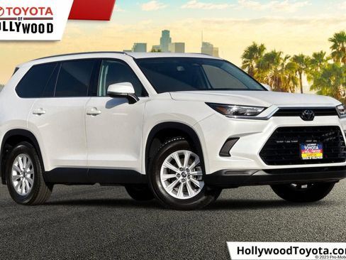 Certified 2024 Toyota Grand Highlander AWD image 1