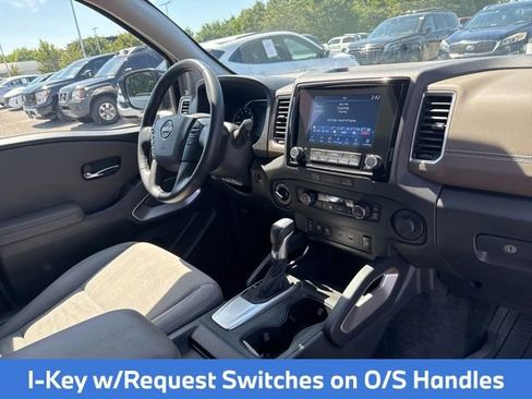 Used 2024 Nissan Frontier SV w/ SV Convenience Package AWD/4WD image 13
