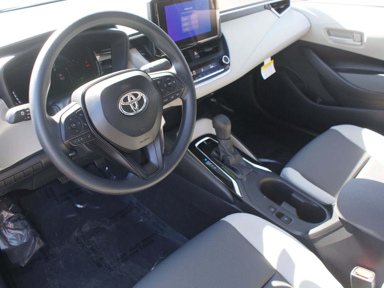 Used 2027 Toyota Corolla LE FWD image 12