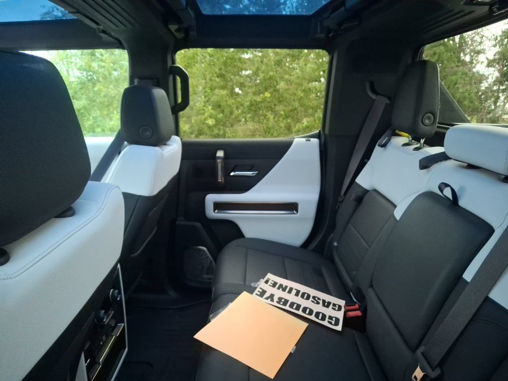 Certified 2022 GMC Hummer EV Edition 1 w/ LPO, Illumination Package AWD/4WD image 13