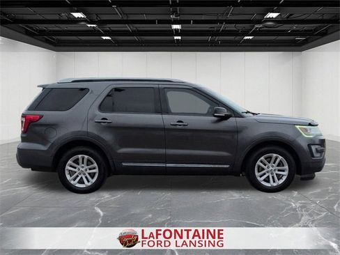 Used 2016 Ford Explorer XLT w/ Equipment Group 202A image 6