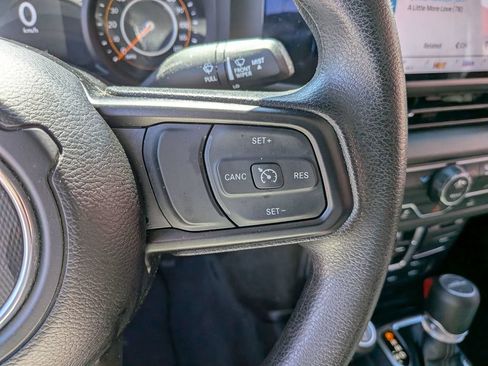Used 2025 Jeep Gladiator Sport AWD/4WD image 15