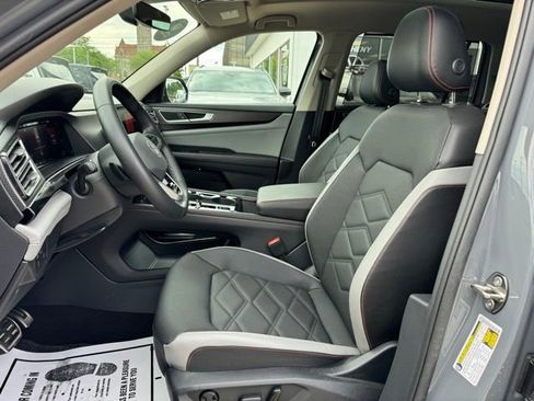 Used 2024 Volkswagen Atlas Peak Edition SE AWD/4WD image 12