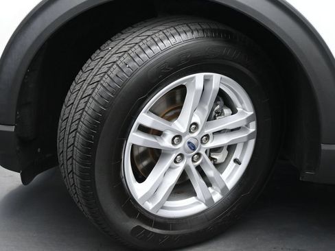 Used 2020 Ford Explorer XLT w/ Equipment Group 202A RWD image 21