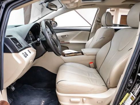 Used 2013 Toyota Venza XLE w/ XLE Premium Pkg FWD image 4