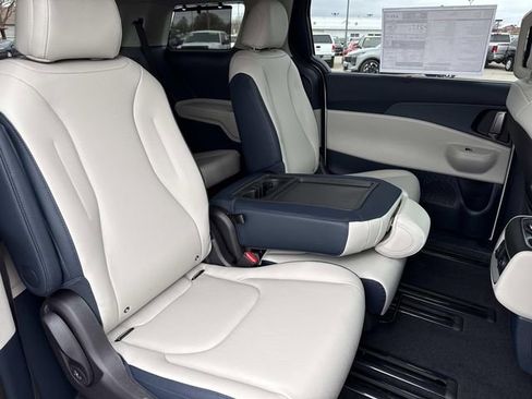 New 2026 Kia Carnival SX image 18