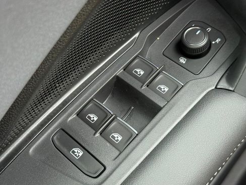 New 2025 Volkswagen Tiguan SE R-Line image 15