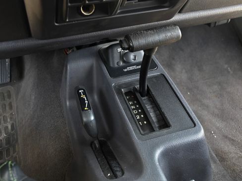 Used 2002 Jeep Wrangler X image 26