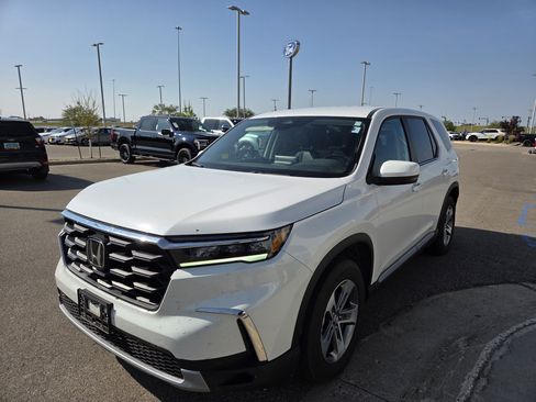 Used 2023 Honda Pilot EX-L image 3