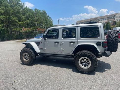Used 2024 Jeep Wrangler Unlimited Rubicon AWD/4WD image 8