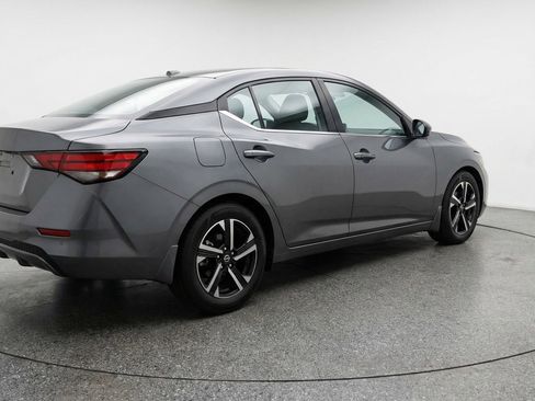 Used 2025 Nissan Sentra SV FWD image 9
