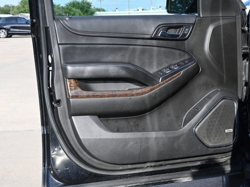 Used 2020 Chevrolet Suburban LT AWD/4WD image 19