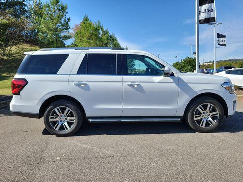 Used 2022 Ford Expedition Limited image 25