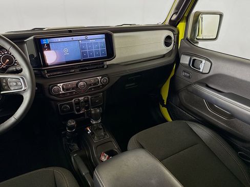 Used 2024 Jeep Wrangler Sahara image 23