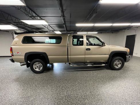 Used 2004 GMC Sierra 2500 W/T AWD/4WD image 4