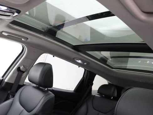 Used 2023 Hyundai Santa Fe SEL w/ Premium Package image 17