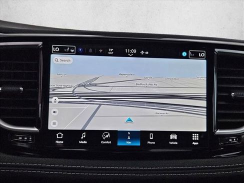 New 2026 Chrysler Pacifica Limited image 14