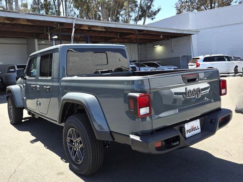 New 2026 Jeep Gladiator Sport AWD/4WD image 3