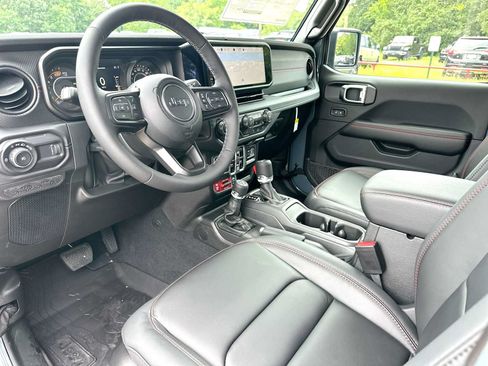 New 2026 Jeep Wrangler Unlimited Rubicon AWD/4WD image 18